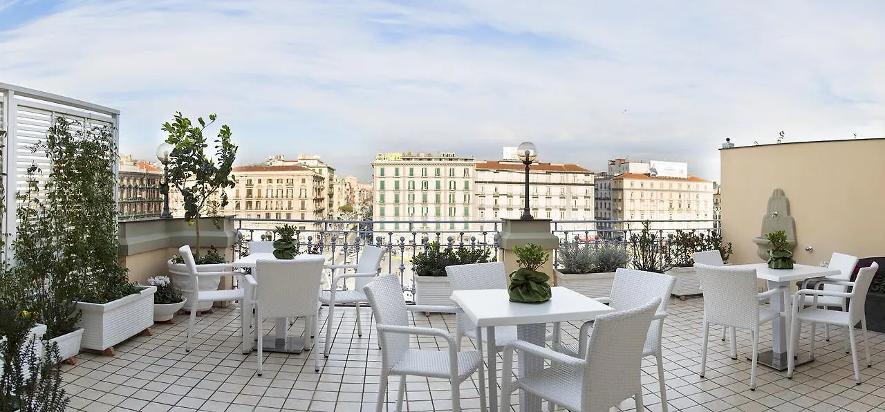 The Five Rooms Napoli 2*, Neapel